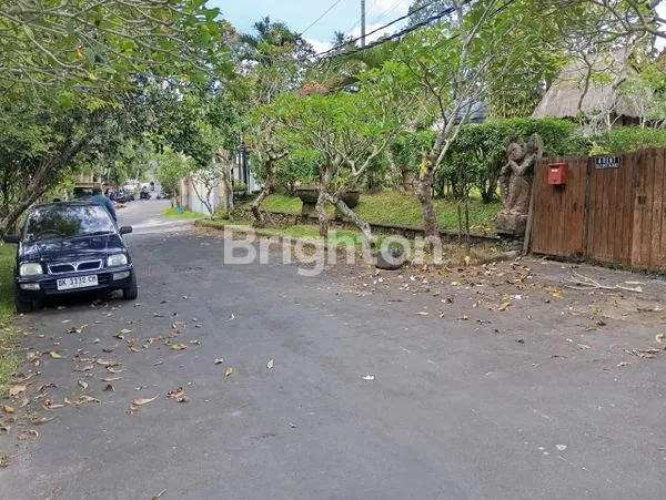 image RUMAH TENANG PENUH KENYAMANAN LINGKUNGAN ASRI PENUH DENGAN TAMAN (6)
