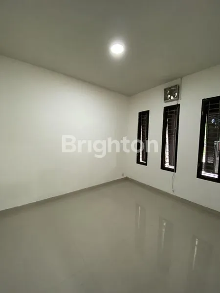 image RUMAH MINIMALIS SIAP HUNI BABATAN PANTAI DEKAT RAYA KENJERAN GRAND KENJERAN ASTORIA GREENVILE PAKUWON CITY MULYOSARI SUTOREJO ITS UNAIR WIDYA KARTIKA (8)