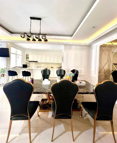 image RUMAH LUX, MEWAH 2 LANTAI YANG LOKASINYA DI DALAM CLUSTER DI KOMPLEK ΑΝΤΑΡΑΝΙ, ΚΟΤΑ BANDUNG BANDUNG (4)