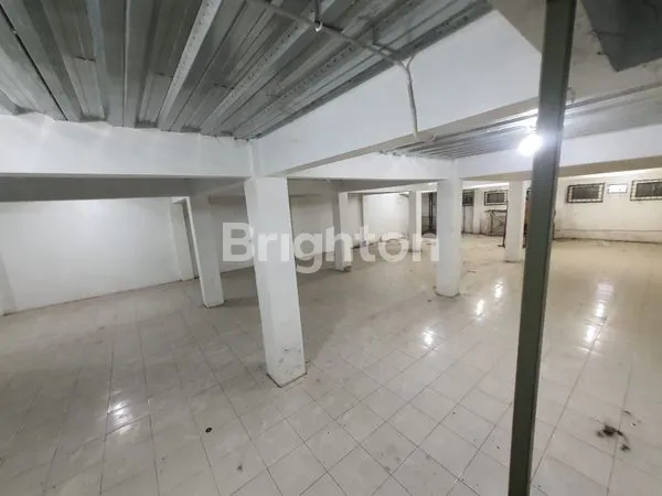 image GUDANG LUAS TANAH 673 METER , LUAS  BANGUNAN 2000M² DI JALAN RAYA BOGOR (8)