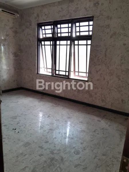 image RUMAH BESAR, LUAS DAN KOKOH DI PUSAT KOTA DENPASAR, GATSU SUBROTO (6)