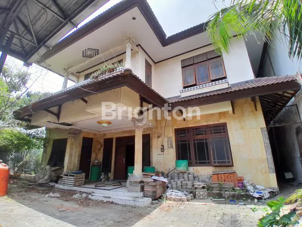 image RUMAH BESAR, LUAS DAN KOKOH DI PUSAT KOTA DENPASAR, GATSU SUBROTO (1)