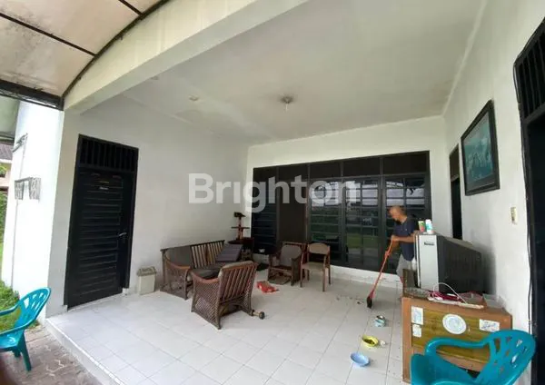 image RUMAH MEWAH 4 KT DI JL SEI ASAHAN MEDAN (7)