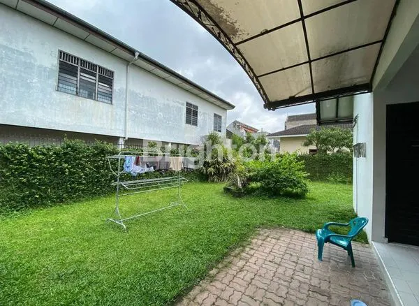 image RUMAH MEWAH 4 KT DI JL SEI ASAHAN MEDAN (4)