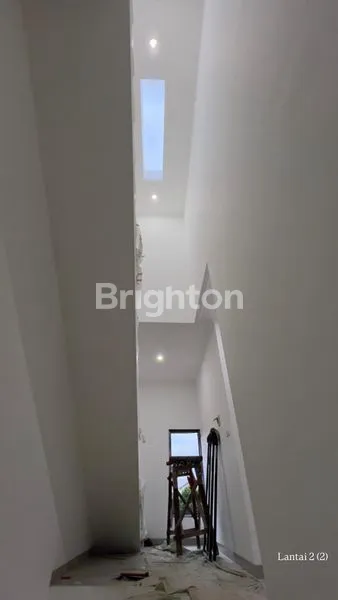 image RUMAH BARU 3 LANTAI KONSEP MINIMALIS ROW 3 MOBIL ADA 2 UNIT BEBAS BANJIR DI MERUYA (7)