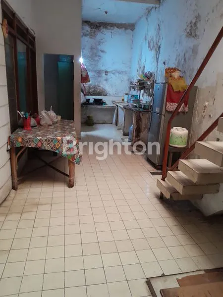 image DIJUAL RUMAH HOOK 2 LANTAI AREA SAWOJAJAR DEKAT TOL SAWOJAJAR 7 KAMAR BISA UNTUK KOS KOTA MALANG (8)