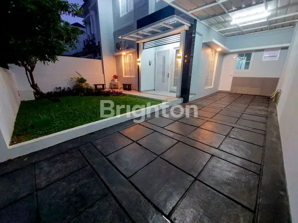 image SERPONG PARK BSD - TANAH 162 M2 BANGUNAN 136 M2 - RUMAH MEWAH INI SEMANIS SENYUMANMU (1)