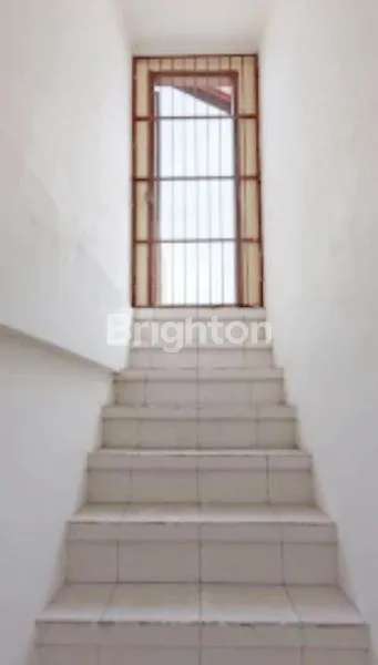 image RUKO 3 LANTAI STRATEGIS DI PERTOKOAN DEKAT PANTAI KUTA – KUTA  (4)