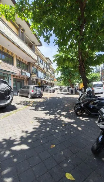 image RUKO 3 LANTAI STRATEGIS DI PERTOKOAN DEKAT PANTAI KUTA – KUTA  (6)