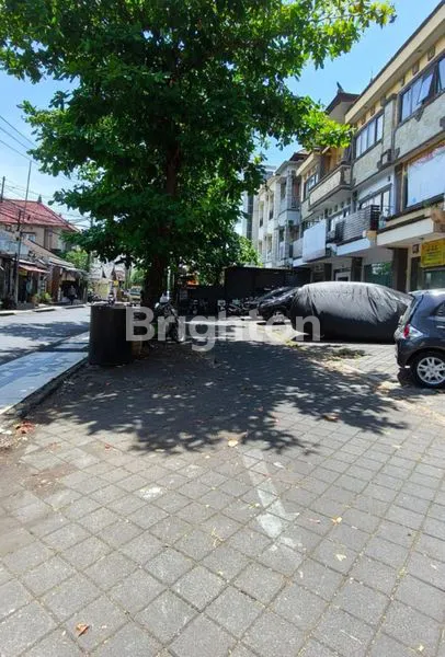 image RUKO 3 LANTAI STRATEGIS DI PERTOKOAN DEKAT PANTAI KUTA– KUTA (2)