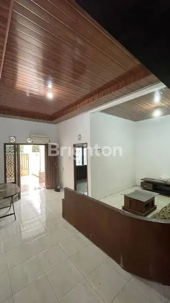 image RUMAH FULL FURNISHED SELANGKAH KE RAYA WOLTER MONGINSIDI  (5)