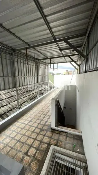 image RUMAH FULL FURNISHED SELANGKAH KE RAYA WOLTER MONGINSIDI  (6)