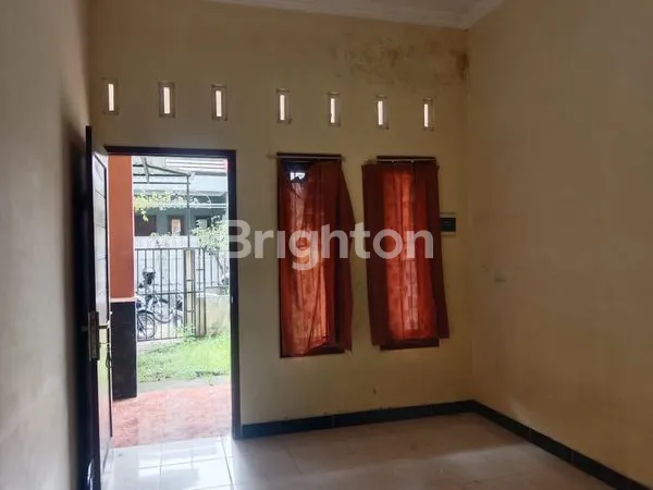 image RUMAH ASRI DEKAT JL DAMAI (3)