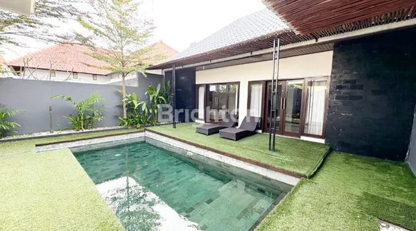 VILLA 2BR SEMI FURNISH UNTUK DISEWA – LOKASI STRATEGIS DI AREA JALAN DEWI SRI, KUTA