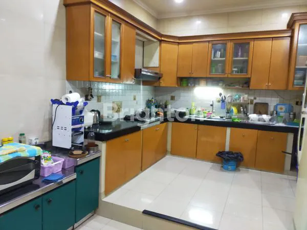 image RUMAH 4 LANTAI SEMI FURNISH SIAP HUNI SUNTER (4)