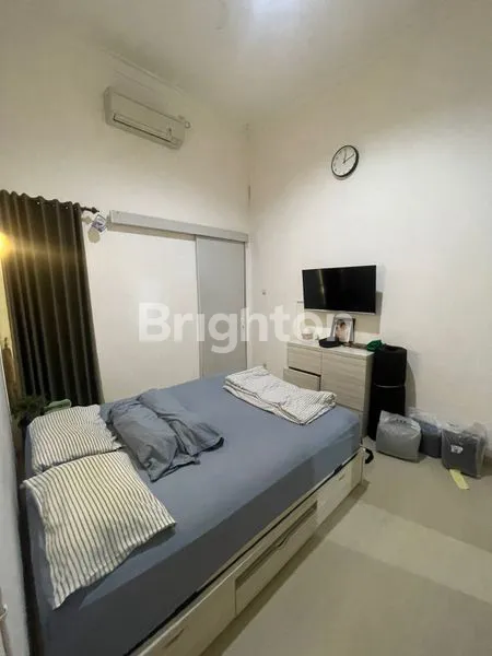 image RUMAH CENTRAL PARK SIAP HUNI MODERN DAN ELEGAN STRATEGIS DEKAT POLTEK PELAYARAN UPN RAYA MERR UINSA DAN PETRA ACYTIA  (4)