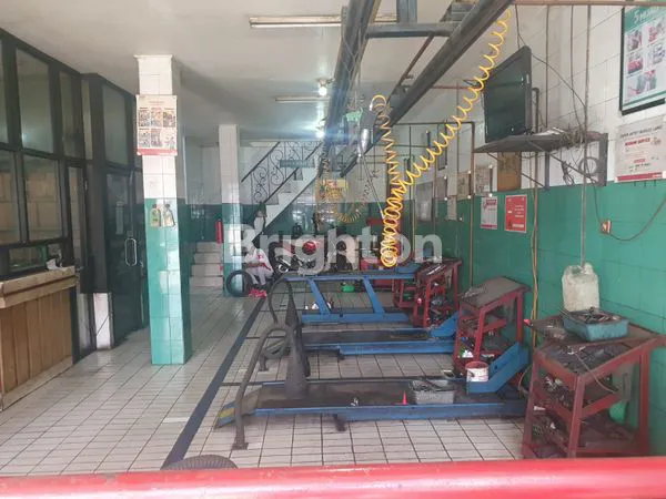 DISEWAKAN TEMOAT USAHA DI JLN CIREUNDEU RAYA TANGERANG SELATAN.