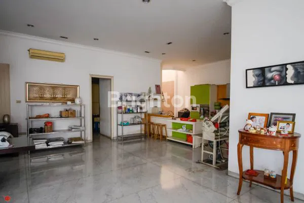 image RUMAH DI INTERCON KEBON JERUK JAKARTA BARAT (7)