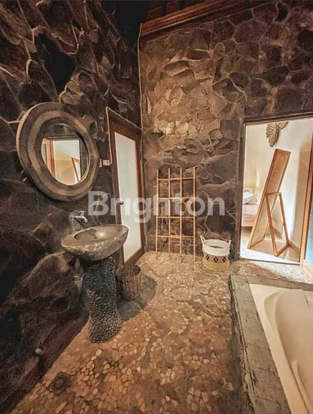 image VILLA NYAMAN DI JANTUNG SEMINYAK – FULL FURNISHED & SIAP HUNI  (4)