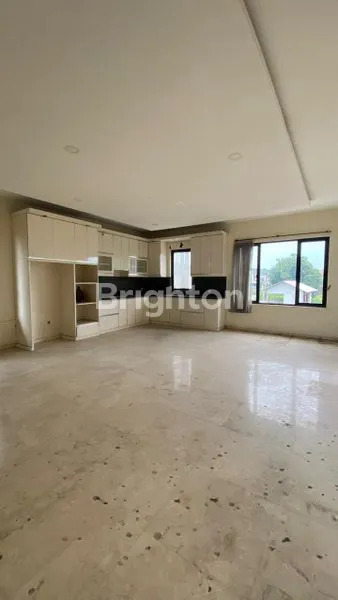 image RUMAH LUAS DAN BESAR HITUNG TANAH NEMPEL LRT HARJAMUKTI CIBUBUR (3)