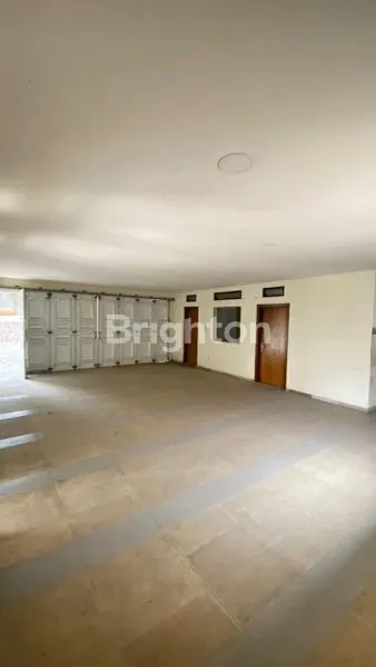 image RUMAH LUAS DAN BESAR HITUNG TANAH NEMPEL LRT HARJAMUKTI CIBUBUR (5)