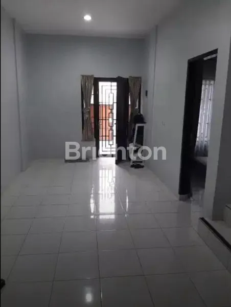 image RUMAH 2 LANTAI SIAP HUNI DI MEDAN TENGGARA, MEDAN DENAI (1)
