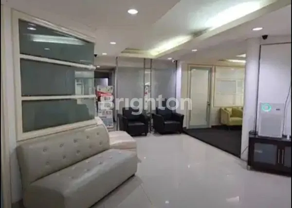 image RUMAH TINGGAL UNTUK BISNIS DI SENOPATI KEBAYORAN BARU JAKARTA SELATAN  (4)