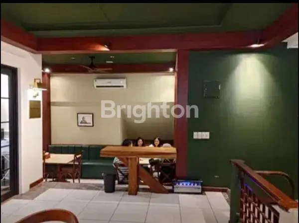 image RUMAH TINGGAL UNTUK BISNIS DI SENOPATI KEBAYORAN BARU JAKARTA SELATAN  (5)