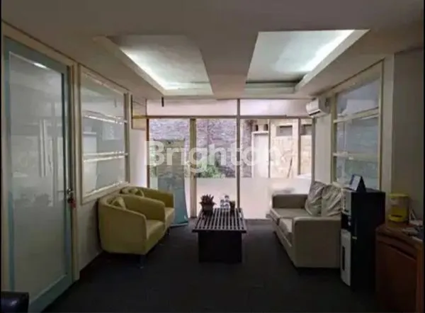 image RUMAH TINGGAL UNTUK BISNIS DI SENOPATI KEBAYORAN BARU JAKARTA SELATAN  (8)