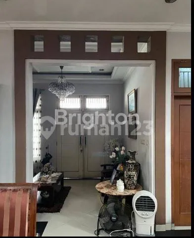 image DIJUAL RUMAH 2 LANTAI SIAP HUNI DI RAWAMANGUN JAKARTA TIMUR (4)