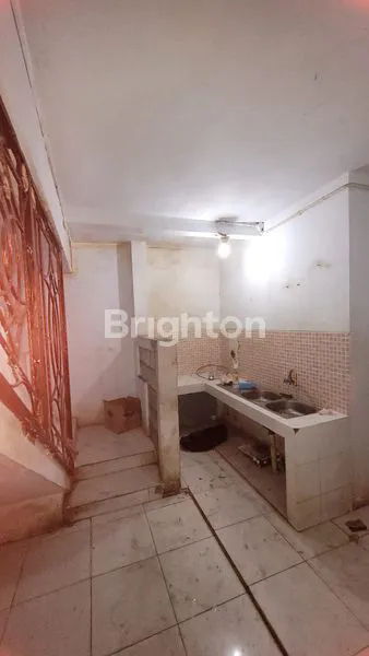 image RUKO 2,5 LANTAI SIAP HUNI DI TAMAN COSMOS (7)