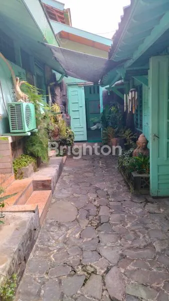 image DIJUAL RUMAH KUNO DI TENGAH KOTA SOLO, POSISI STRATEGIS DAN BAGUS!! ISTIMEWA (2)