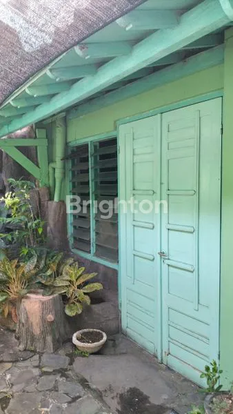 image DIJUAL RUMAH KUNO DI TENGAH KOTA SOLO, POSISI STRATEGIS DAN BAGUS!! ISTIMEWA (4)