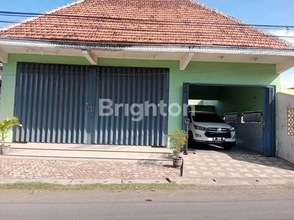 image RUMAH DI PASURUAN BERSIH TERAWAT SIAP HUNI LOKASI STRATEGIS NOL JALAN RAYA (1)