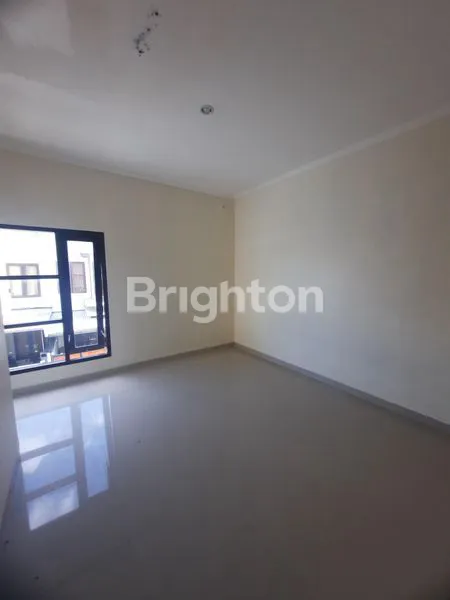 image RUMAH MINIMALIS 2 LANTAI 3 KAMAR DI DEKAT CITRALAND DENPASAR UTARA (8)