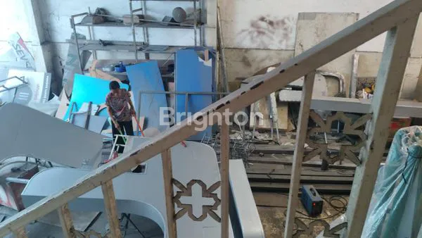 image GEDUNG KANTOR DAN WORKSHOP 2 LT DIAREA STRATEGIS YANG SIAP PAKAI TERLETAK DIDAERAH MANYAR (7)