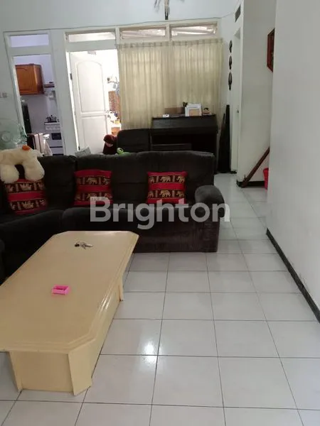 image RUMAH LOKASI STRATEGIS DEKAT MERR UBAYA STIKOM IPH NGINDEN JEMURSARI (2)