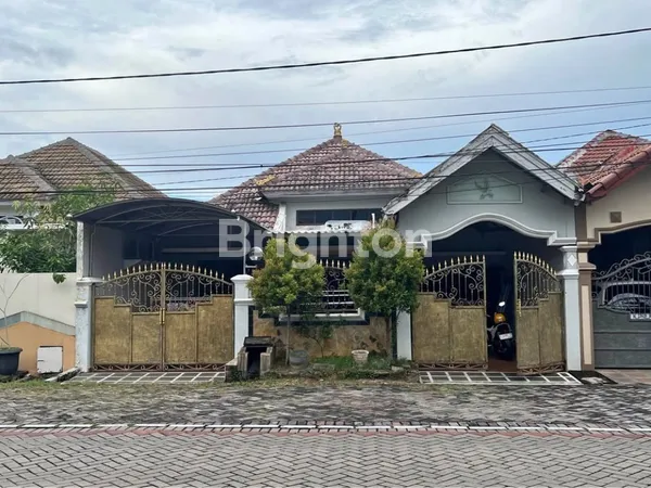 image  RUMAH TERAWAT NIRWANA EKSEKUTIF .. JALAN UTAMA PERUM.. SIAP HUNI DEKAT MERR  (1)