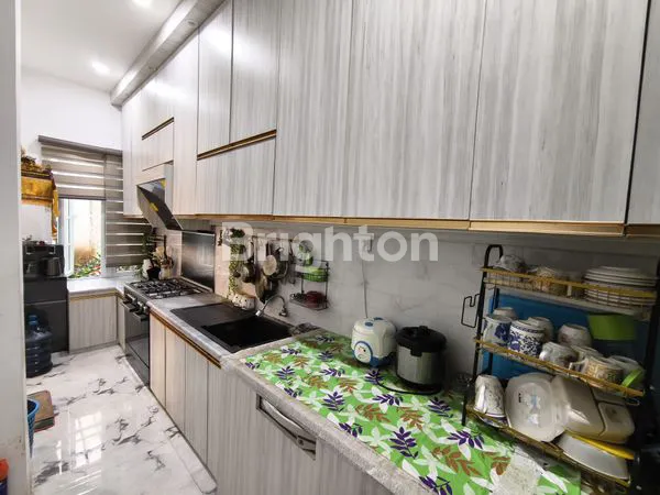 image RUMAH MEWAH FULL RENOVASI DI PERUMAHAN SEPINGGAN PRATAMA (8)