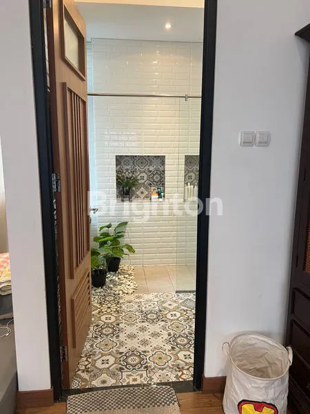 image DIJUAL RUMAH CANTIK 3 LANTAI BELAKANG HYATT HOTEL SENDANGADI MLATI SLEMAN YOGYAKARTA  (6)