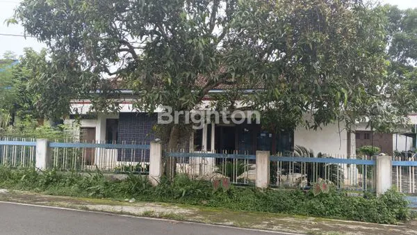RUMAH DI JL. RAYA MOJOGEDANG KARANGANYAR