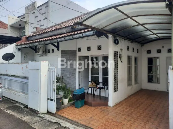 image RUMAH STRATEGIS SIAP HUNI DI TEBET JAKARTA SELATAN (1)