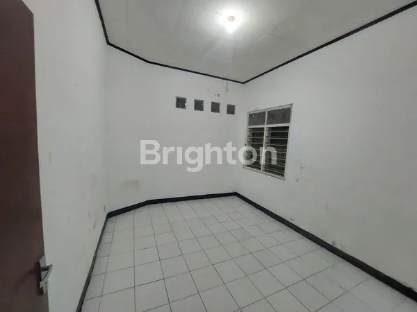 image RUMAH STRATEGIS SIAP HUNI DI TEBET JAKARTA SELATAN (4)