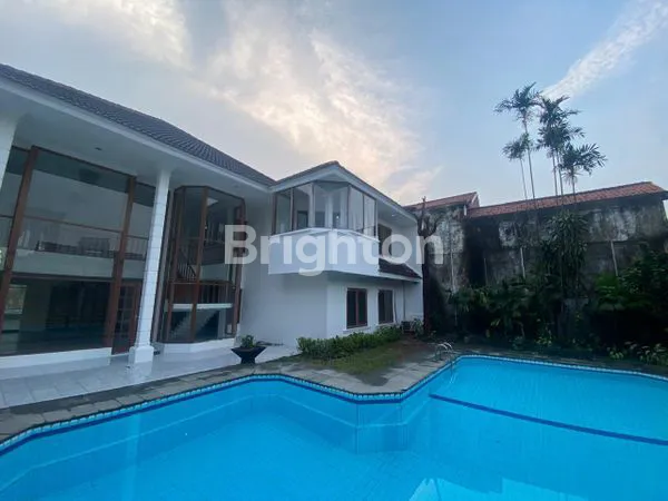 image RUMAH SEWA LOKASI STRATEGIS 2LT DGN SWIMMING POOL HARGA 400JT NEGO. (1)