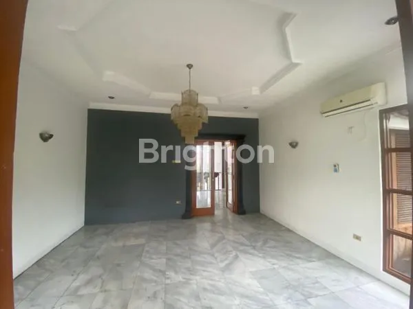 image RUMAH SEWA LOKASI STRATEGIS 2LT DGN SWIMMING POOL HARGA 400JT NEGO. (5)