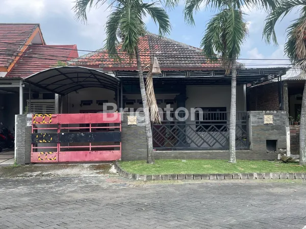 image RUMAH PURI SAFIRA REGENCY LUAS ROW DEPAN DEKAT DENGAN SECUTIRY (1)
