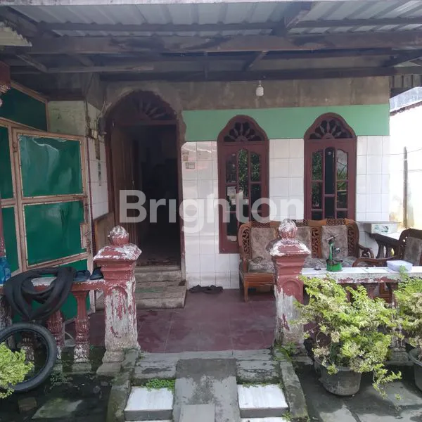 image DI JUAL RUMAH STRATEGIS DI PINGGIR JALAN UTAMA (1)