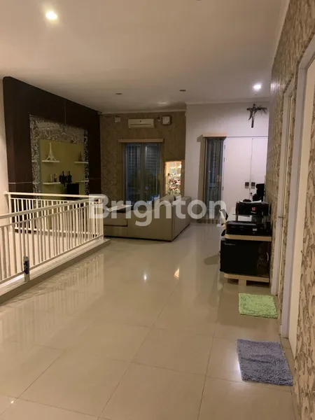 image RUMAH MANYAR INDAH KONDISI SANGAT TERAWAT, SIAP HUNI, LINGKUNGAN TENANG DAN NYAMAN, DEKAT KE MERR  (4)