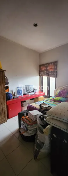 image RUMAH SIAP HUNI YANG SANGAT HOMEY LOKASI KLAMPIS SURABAYA (4)