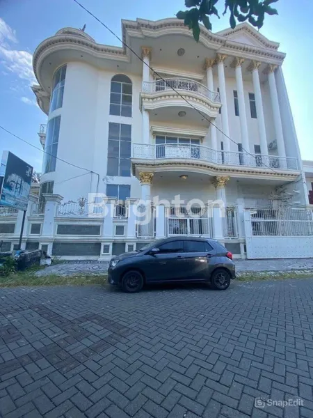 image RUMAH MEWAH RUNGKUT ASRI 3 LANTAI SIAP HUNI STRATEGIS DEKAT MERR (1)